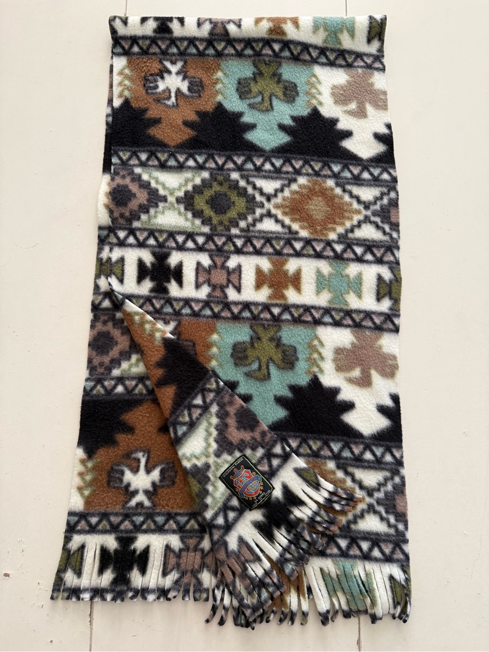 Paris Sport Ecological Fleece Scarf Southwestern Pattern Aztec Fringe Cozy Warm